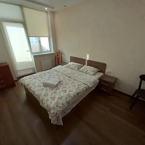 Smart Drahomanova 2а Апартаменты